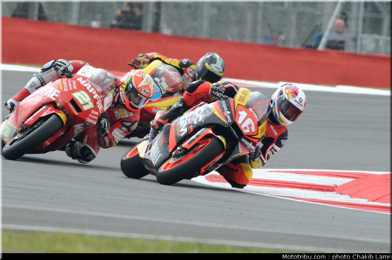 moto2_008_angleterre_silverstone_2011