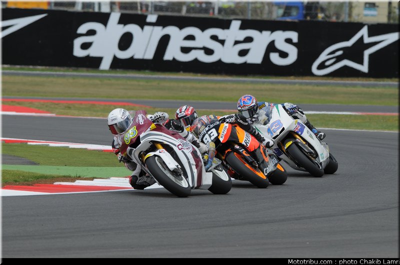 moto2_012_angleterre_silverstone_2011