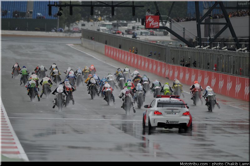 moto2_049_angleterre_silverstone_2011