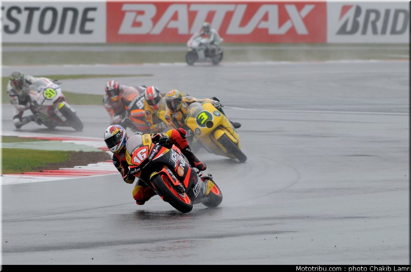 moto2_054_angleterre_silverstone_2011