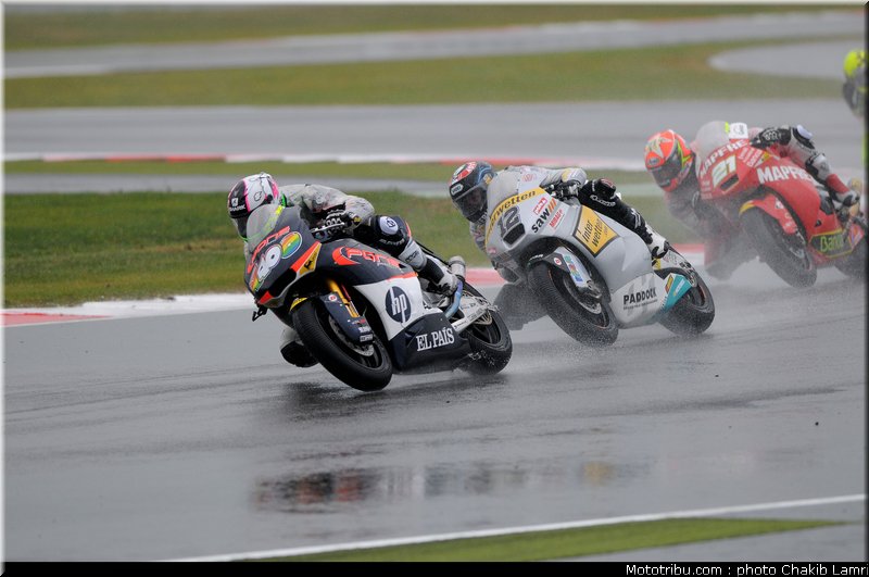 moto2_074_angleterre_silverstone_2011