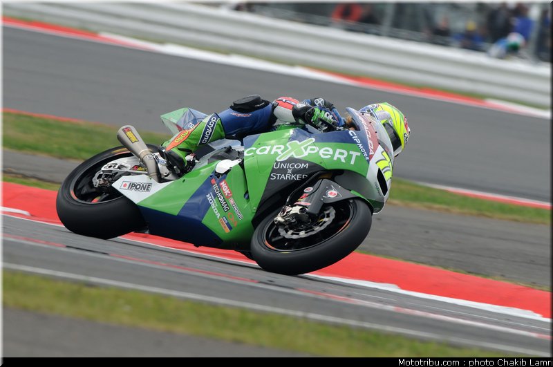 moto2_aegerter_05_angleterre_silverstone_2011