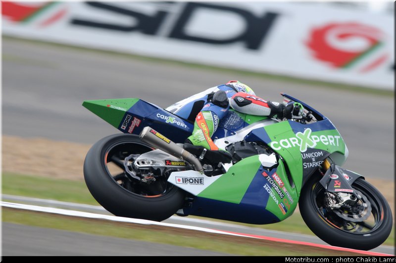 moto2_aegerter_06_angleterre_silverstone_2011