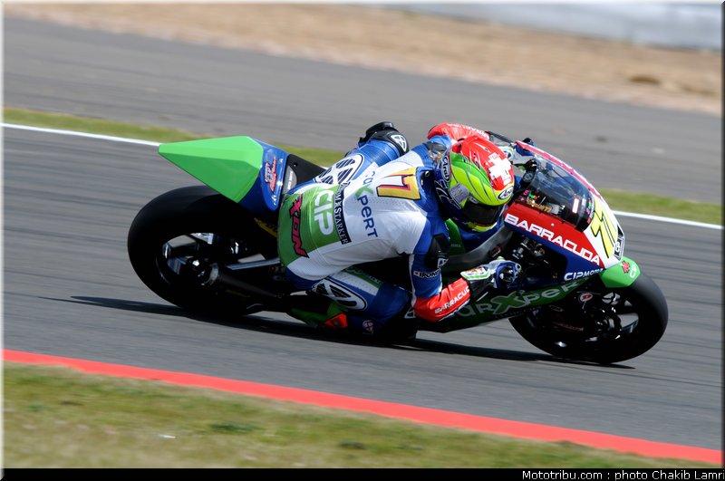 moto2_aegerter_09_angleterre_silverstone_2011