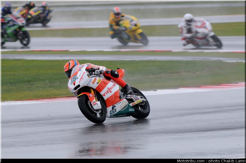 moto2_bradl_10_angleterre_silverstone_2011