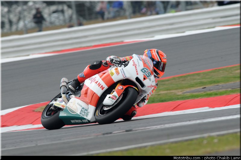 moto2_bradl_5_angleterre_silverstone_2011