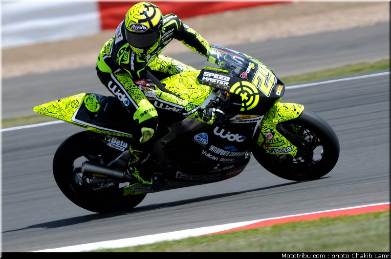 moto2_iannone_10_angleterre_silverstone_2011