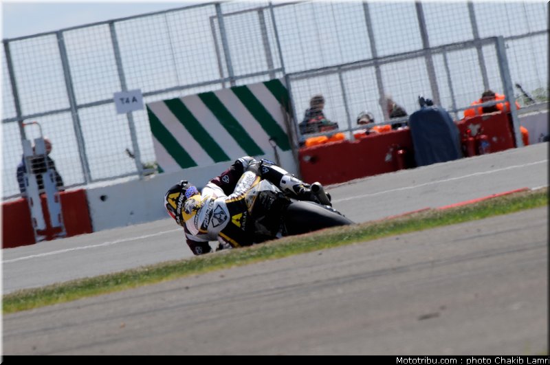 moto2_luthi_6_angleterre_silverstone_2011