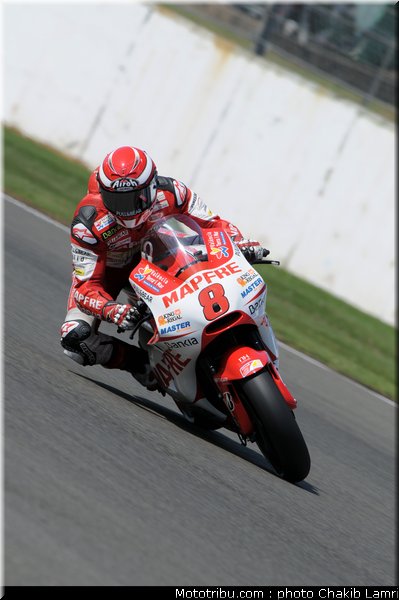 motogp_barbera_3_angleterre_silverstone_2011