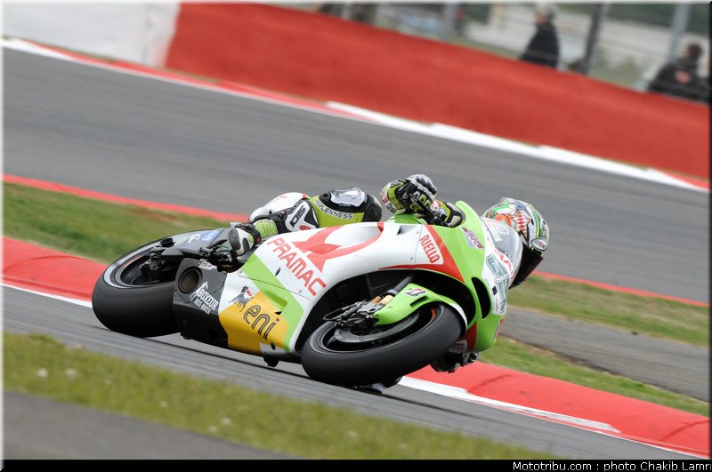 motogp_capirossi_1_angleterre_silverstone_2011