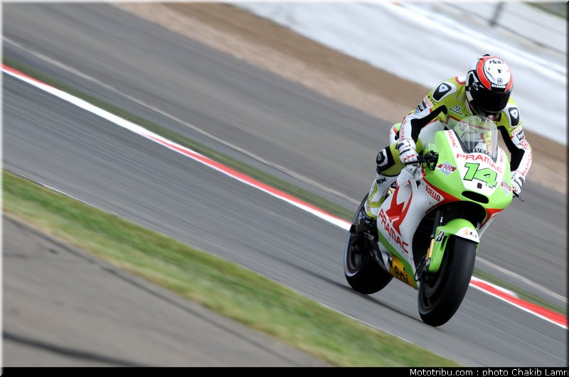 motogp_de_puniet_04_angleterre_silverstone_2011