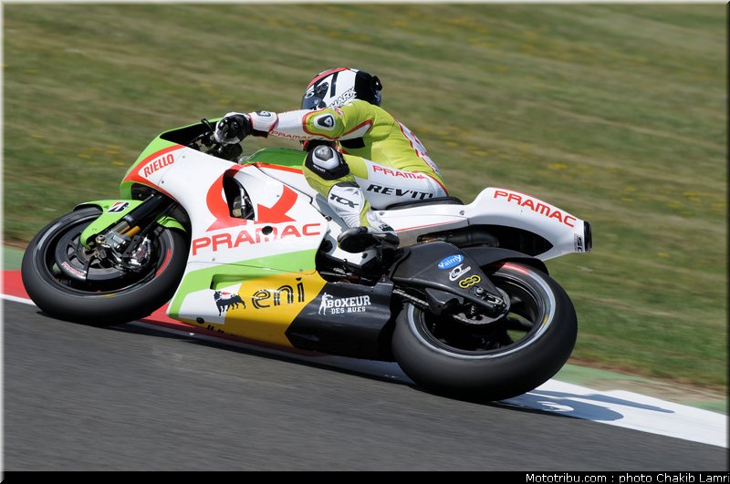 motogp_de_puniet_11_angleterre_silverstone_2011
