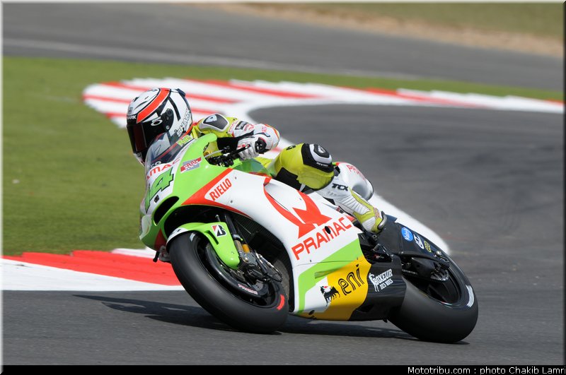 motogp_de_puniet_13_angleterre_silverstone_2011