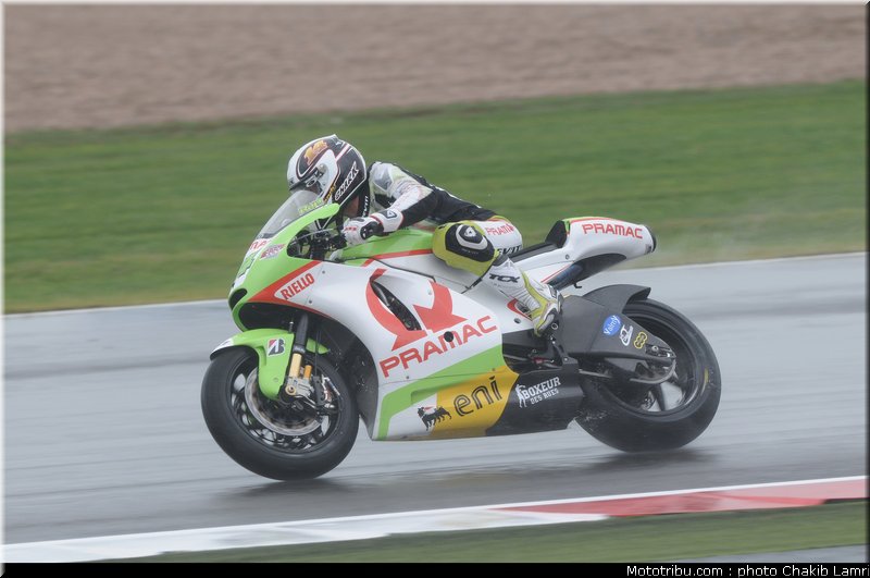motogp_de_puniet_14_angleterre_silverstone_2011