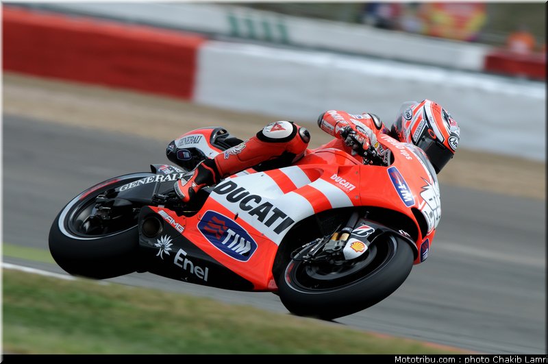 motogp_hayden_02_angleterre_silverstone_2011