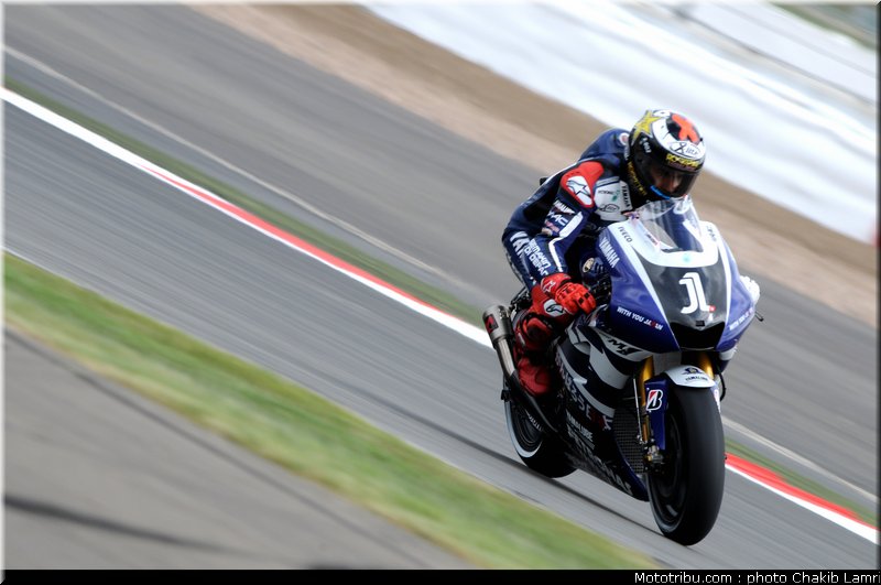 motogp_lorenzo_01_angleterre_silverstone_2011