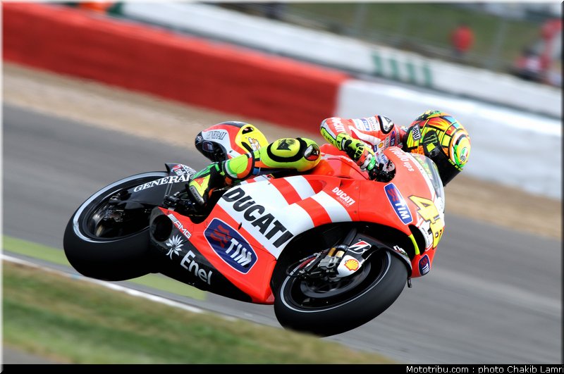 motogp_rossi_04_angleterre_silverstone_2011