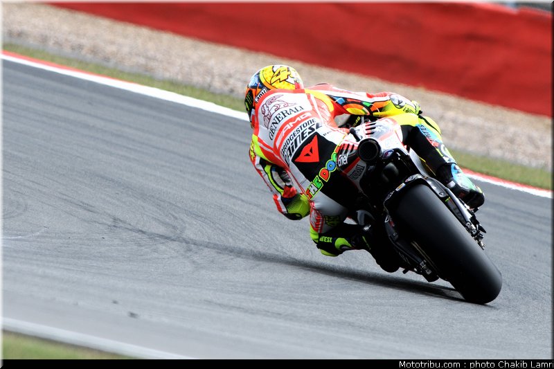 motogp_rossi_05_angleterre_silverstone_2011