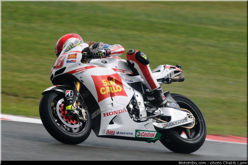 motogp_simoncelli_08_angleterre_silverstone_2011