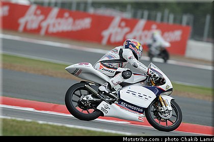 125_salom_4_angleterre_silverstone_2011.jpg