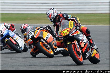 moto2_001_angleterre_silverstone_2011.jpg