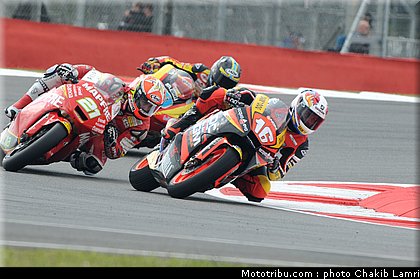 moto2_008_angleterre_silverstone_2011.jpg