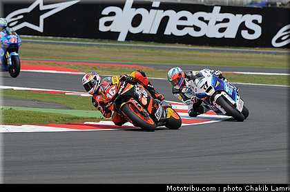 moto2_021_angleterre_silverstone_2011.jpg