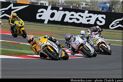 moto2_028_angleterre_silverstone_2011.jpg