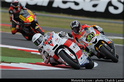 moto2_040_angleterre_silverstone_2011.jpg