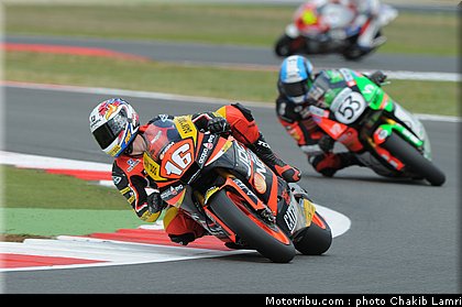 moto2_045_angleterre_silverstone_2011.jpg