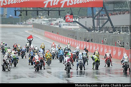 moto2_047_angleterre_silverstone_2011.jpg