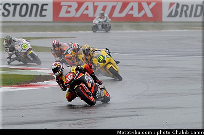 moto2_054_angleterre_silverstone_2011.jpg