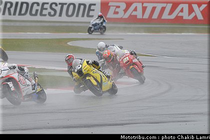 moto2_057_angleterre_silverstone_2011.jpg