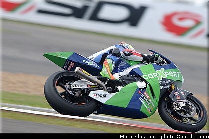 moto2_aegerter_06_angleterre_silverstone_2011.jpg