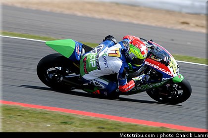 moto2_aegerter_09_angleterre_silverstone_2011.jpg