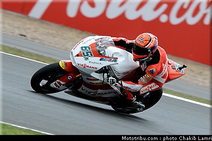 moto2_bradl_2_angleterre_silverstone_2011.jpg