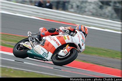 moto2_bradl_3_angleterre_silverstone_2011.jpg