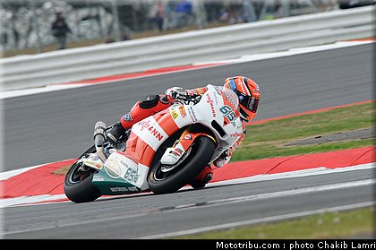 moto2_bradl_5_angleterre_silverstone_2011.jpg