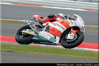 moto2_bradl_6_angleterre_silverstone_2011.jpg