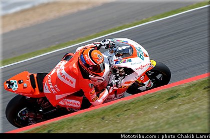 moto2_bradl_7_angleterre_silverstone_2011.jpg