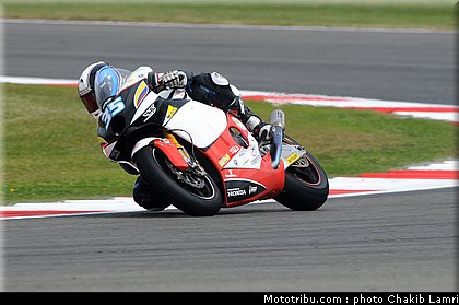 moto2_derosa_6_angleterre_silverstone_2011.jpg