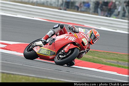 moto2_fores_3_angleterre_silverstone_2011.jpg