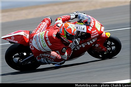 moto2_fores_4_angleterre_silverstone_2011.jpg