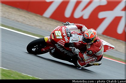 moto2_fores_6_angleterre_silverstone_2011.jpg