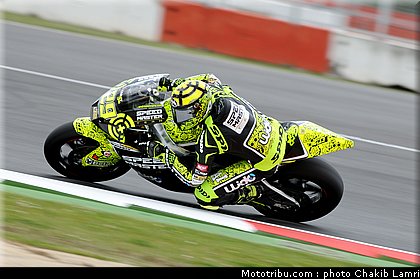 moto2_iannone_01_angleterre_silverstone_2011.jpg