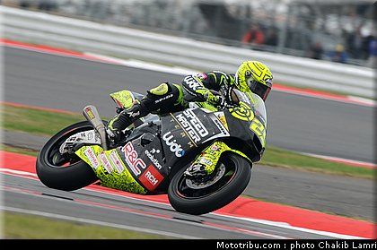 moto2_iannone_05_angleterre_silverstone_2011.jpg