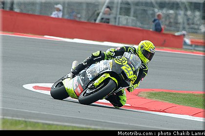 moto2_iannone_09_angleterre_silverstone_2011.jpg