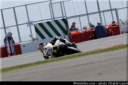 moto2_luthi_6_angleterre_silverstone_2011.jpg