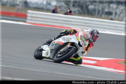 moto2_morales_2_angleterre_silverstone_2011.jpg