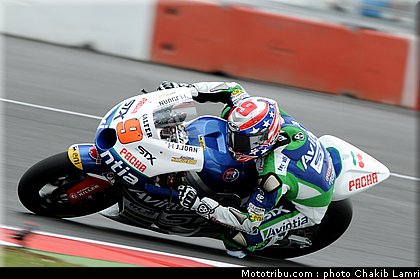 moto2_noyes_01_angleterre_silverstone_2011.jpg